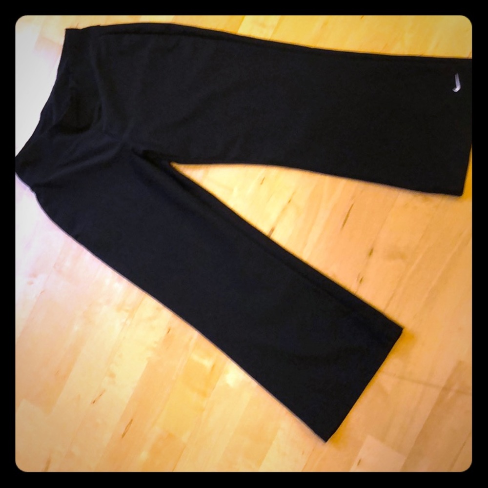 Xs Nike Capri workout pants 0-2 black dri-fit